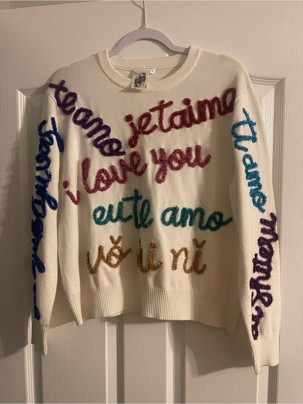 QUEEN OF SPARKLES White Crewneck Sweater with Multicolor Glitter Script